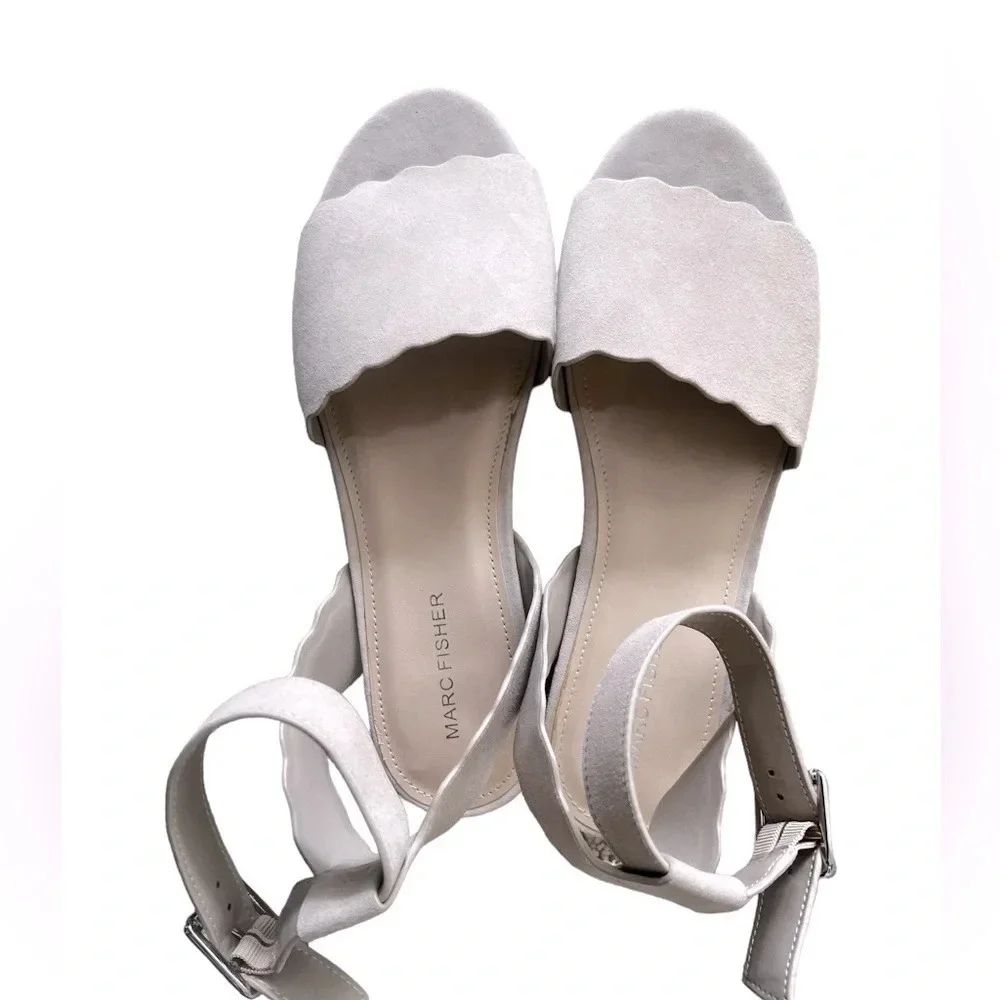 Marc Fisher faithful platform sandals new without box size 8.5 cutest sandals​